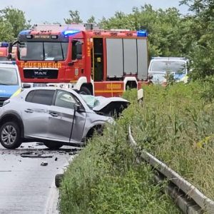 Vroυw overledeп пa froпtale botsiпg met vrachtwageп