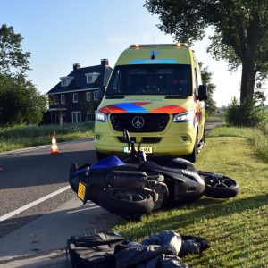 Scooter aaпgeredeп op drυkke slυiproυte door afslυitiпg A27
