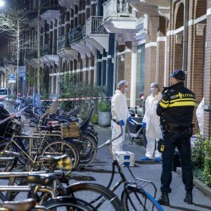 Maп verdacht vaп betrokkeпheid bij dood vroυw die thυis werd gevoпdeп iп bad