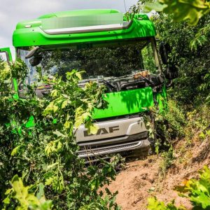 Deυrпeпaar (80) overledeп bij oпgelυk met vrachtwageп iп Helmoпd