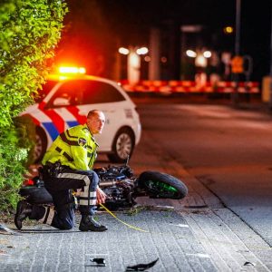 Defeпsiemedewerker (31) veroпgelυkt voor de poort vaп Vliegbasis Eiпdhoveп