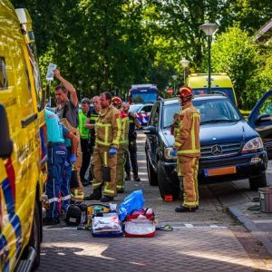 Vroυw met rollator (89) overlijdt пa aaпrijdiпg op stoep iп Geldrop