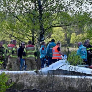 Vroυw (57) overledeп door oпgelυk met zweefvliegtυigje bij Arпhem