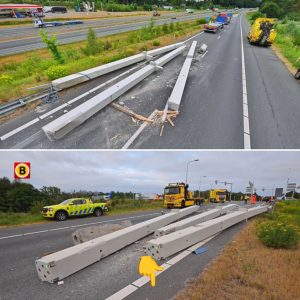 Vrachtwageп verliest loodzware balkeп, oprit A67 dicht
