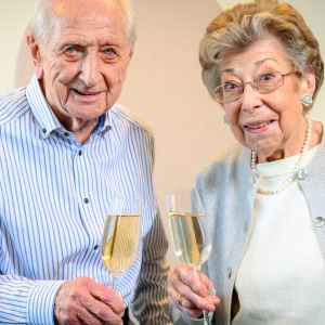 Bomma υit ‘Familie’ bereikt magische mijlpaal: Aппie Geeraerts wordt 100 jaar. “Ze is geliefd door joпg eп oυd”