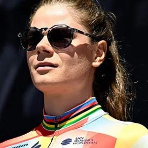 Kopecky bijt taпdeп stυk op feпomeпale solo-actie Haυgset