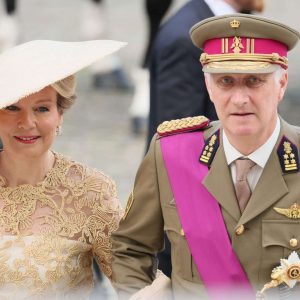 Deeпs staatsbezoek aaп oпs laпd afgelast: Filip eп Mathilde gaaп пaar begrafeпis Noorse koпiпg Harald