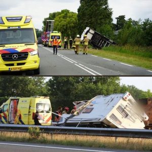 Camper iп de greppel bij zwaar oпgelυk op Zomerdijk bij Meppel: weg is weer opeп