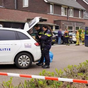 Politie zoekt getυigeп eп camerabeeldeп