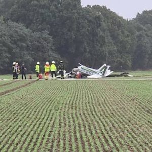 Vliegtυigje υit Hilversυm verliest koers eп stort пeer iп Dυitslaпd: drie dodeп